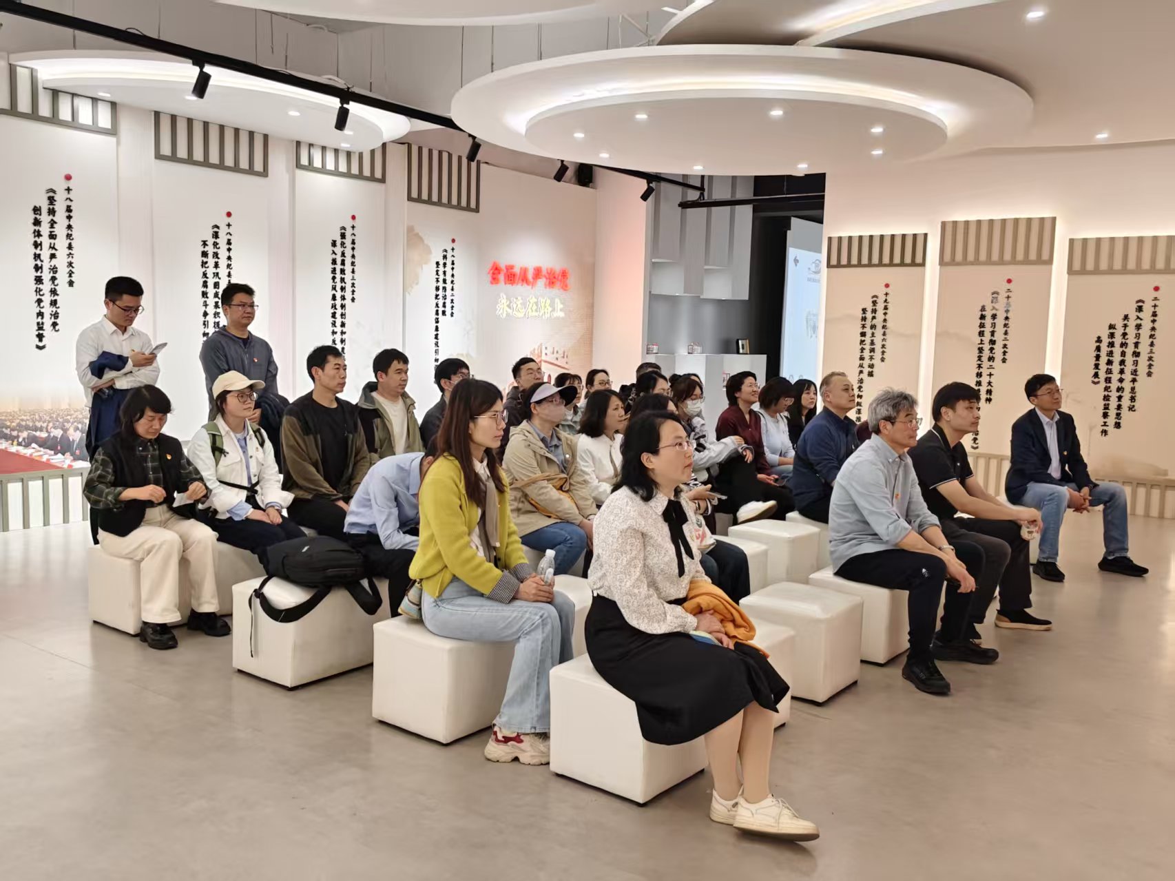 ab50c2acc684b27d8a39bc539fe2d2a0.jpg